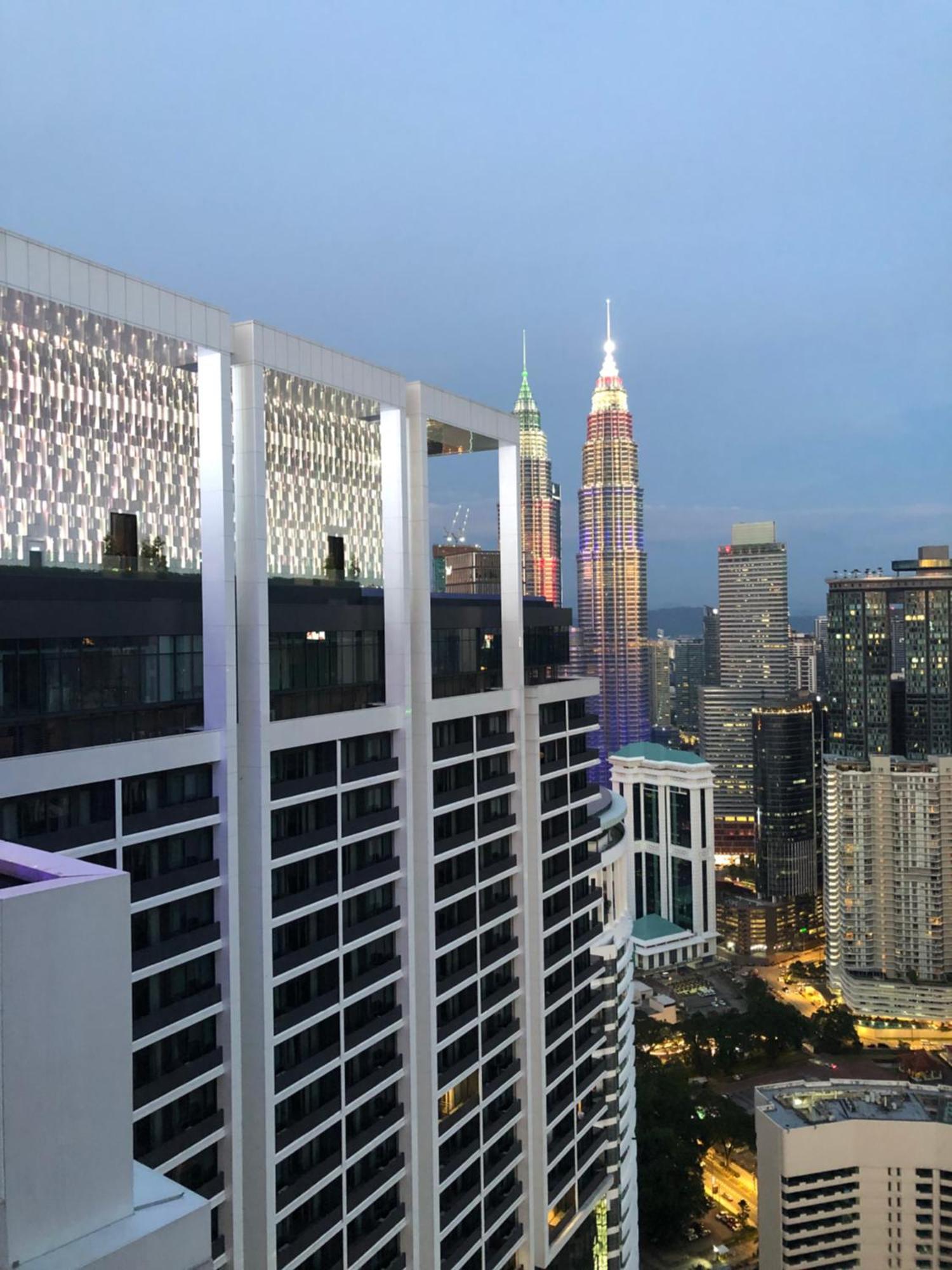 Platinum Klcc Pool View Apartment Kuala Lumpur Exterior photo